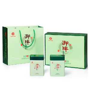 茶香情更浓-特级绿礼盒装西湖龙井 2013新茶 （4两）